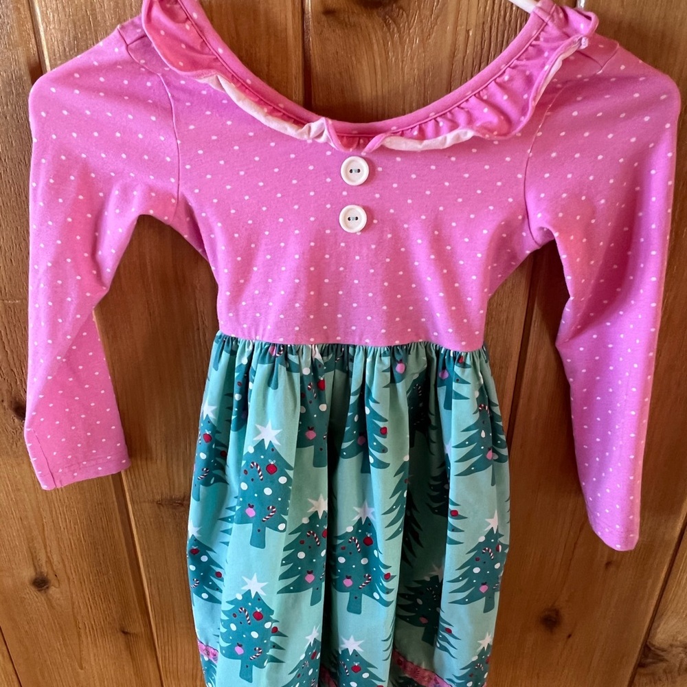 Eleanor Rose Christmas Tree “Tori Dress”
5-6
Like new condition